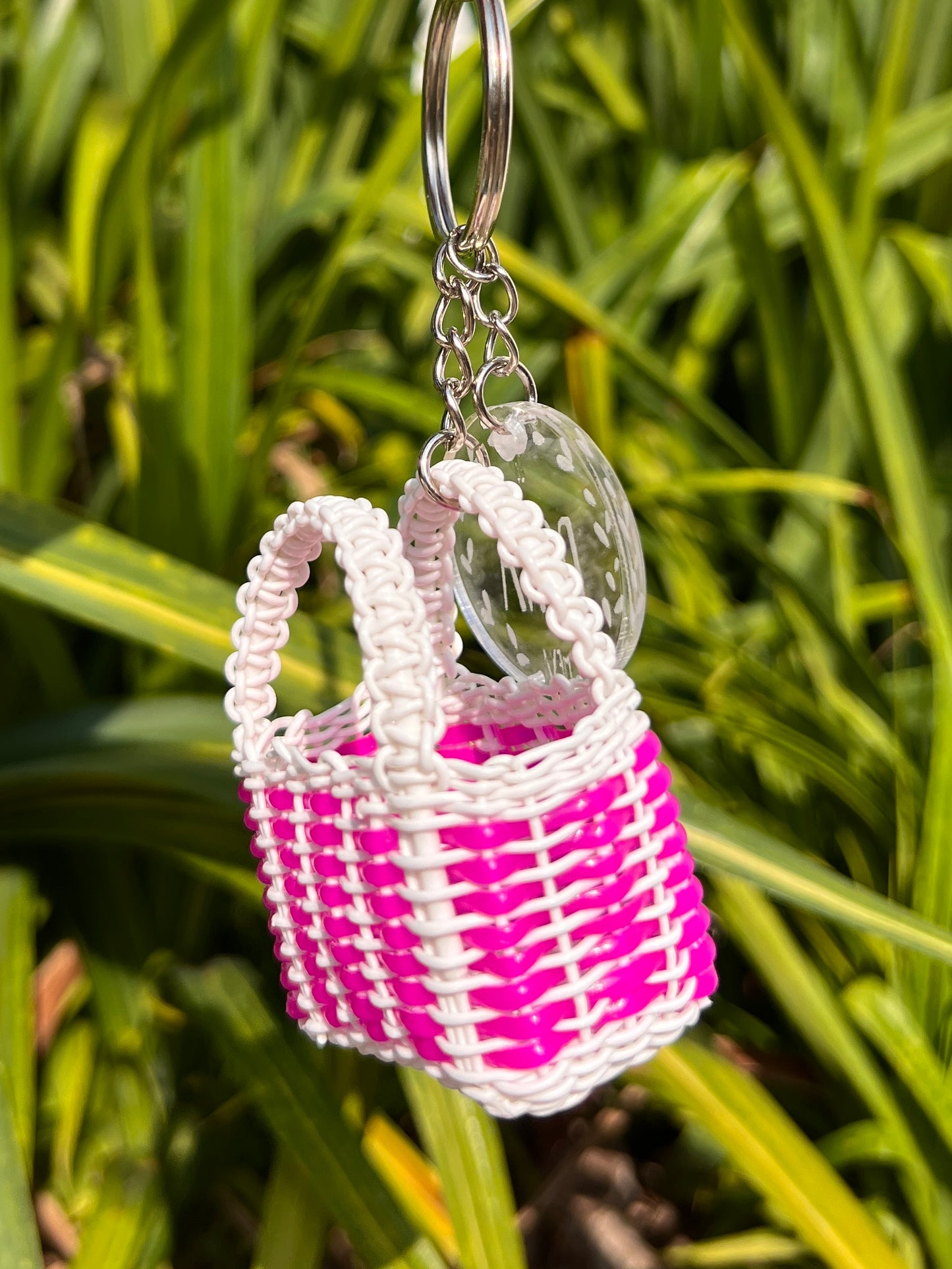 Llavero jumbo de bolsa blanco fucsia✨