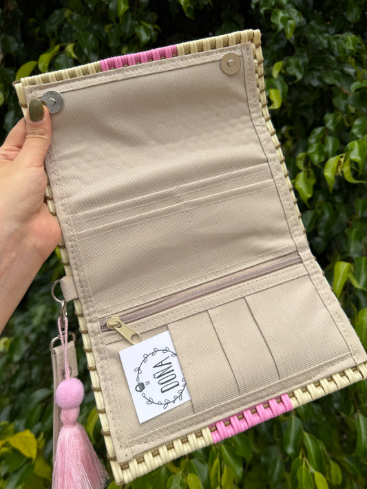 Cartera con broches
