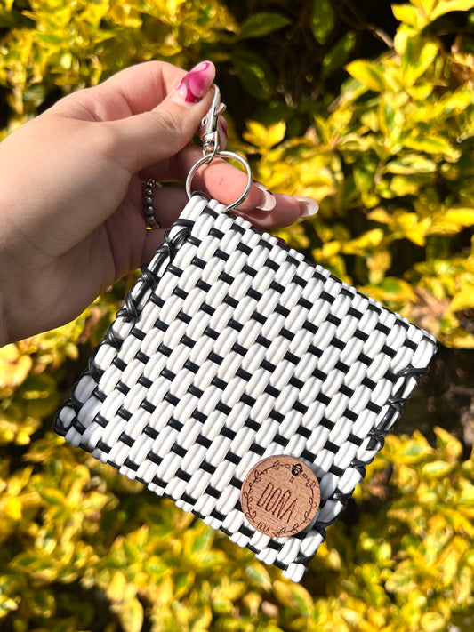 Monedero blanco-negro🤍