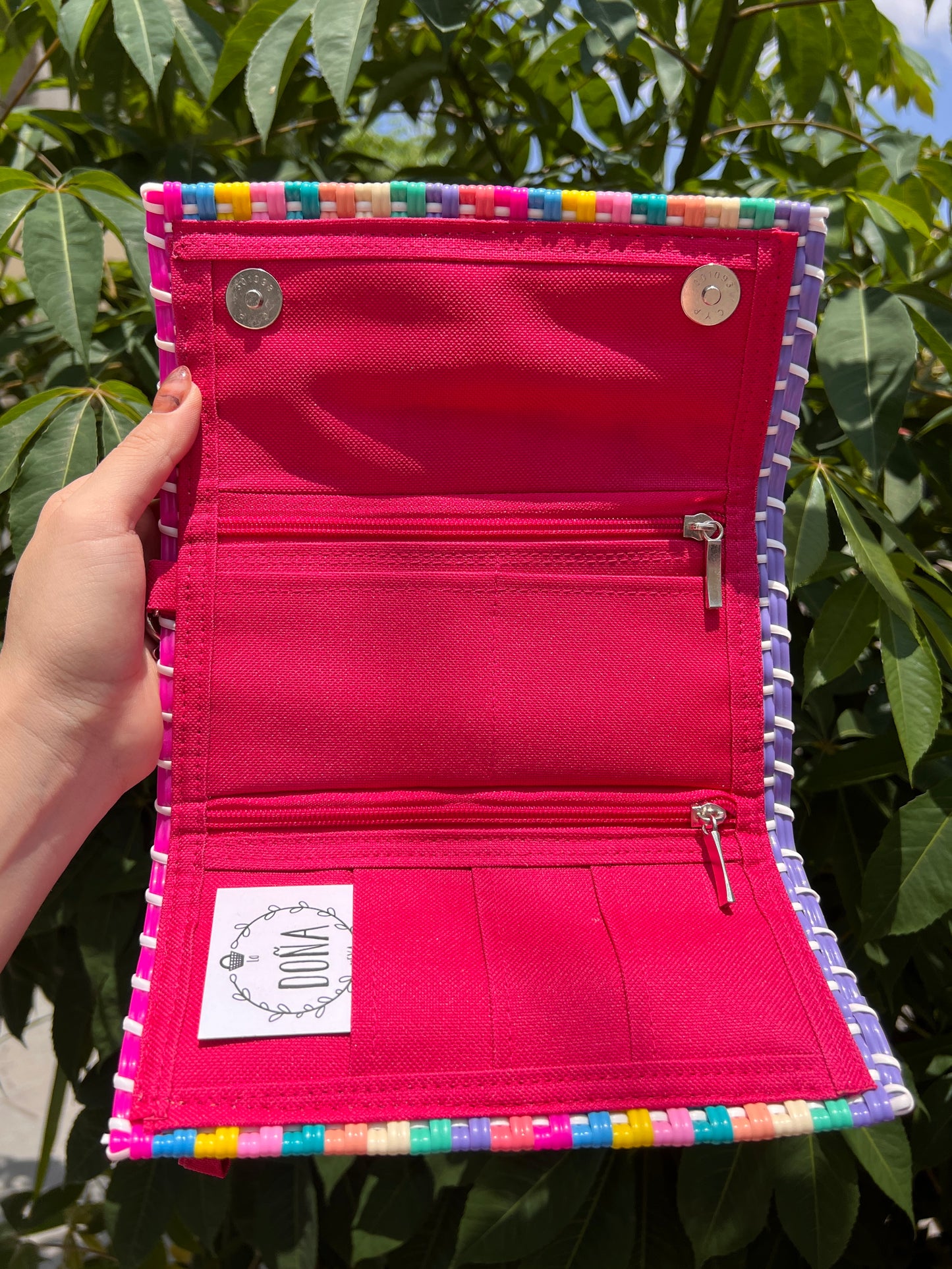 Cartera con broches multicolors🌼
