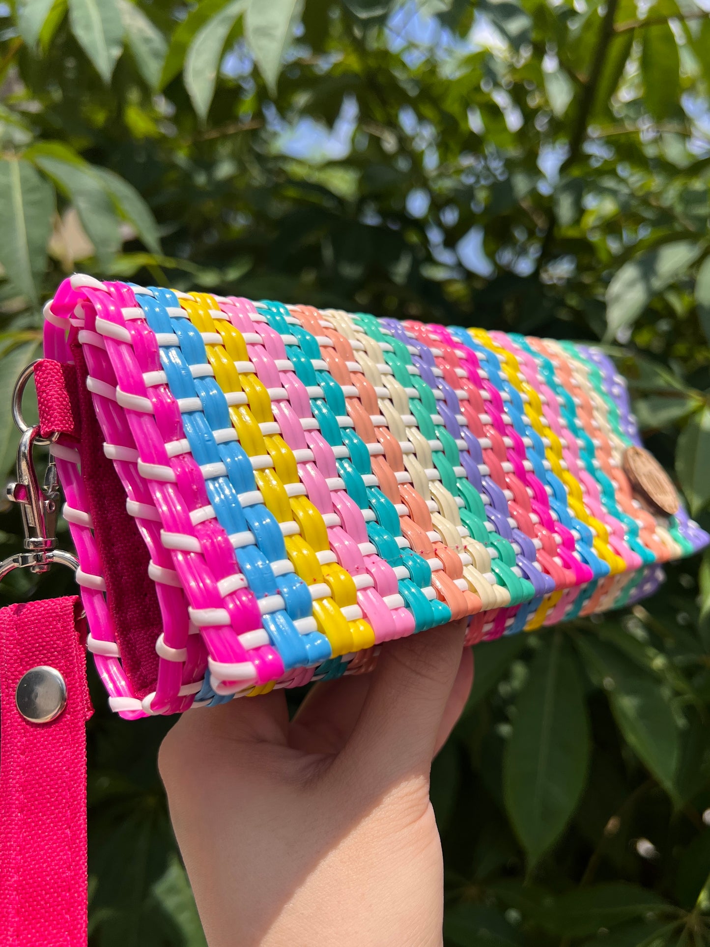 Cartera con broches multicolors🌼