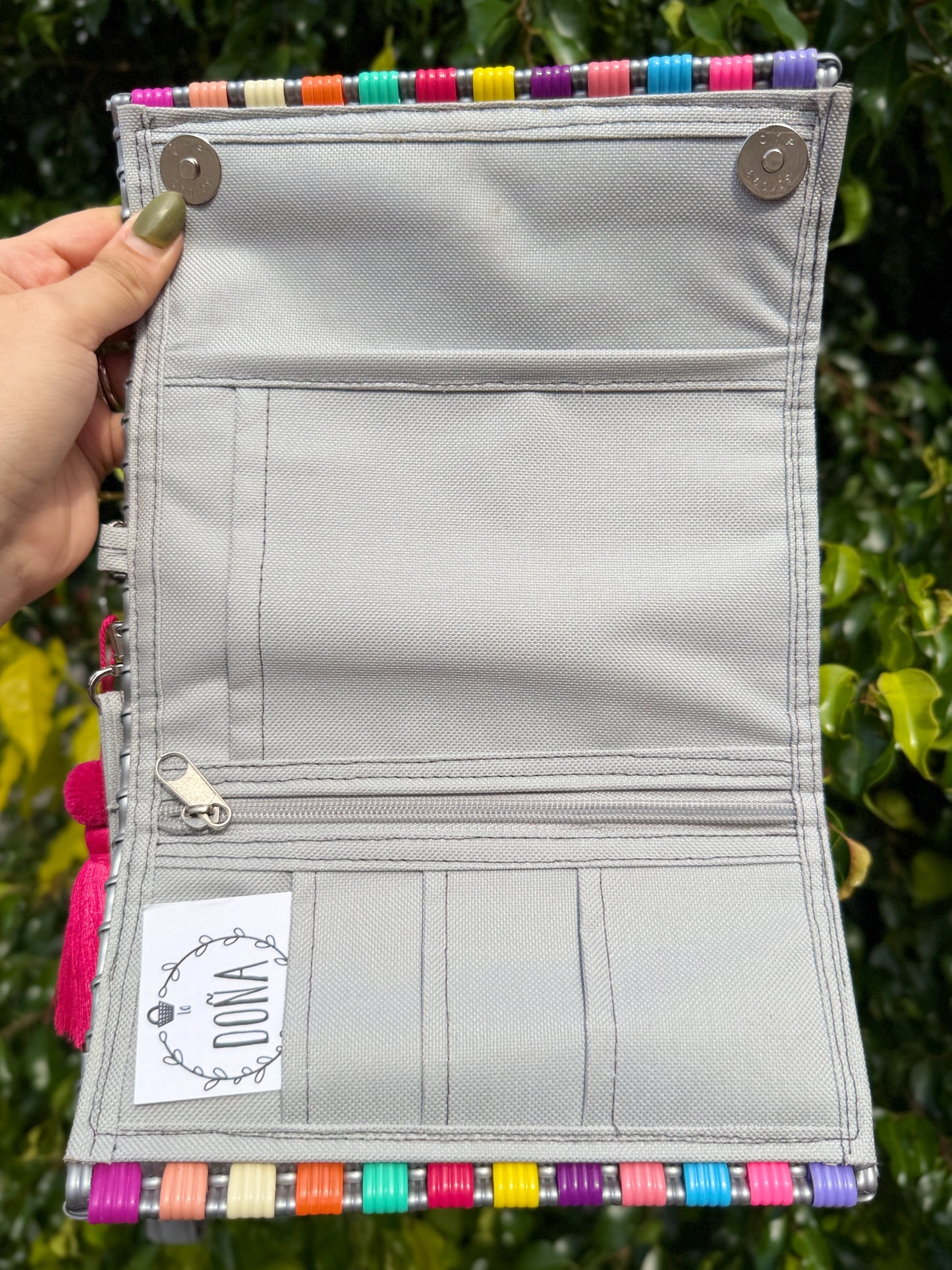 Cartera broches porta celular Milagros⭐️