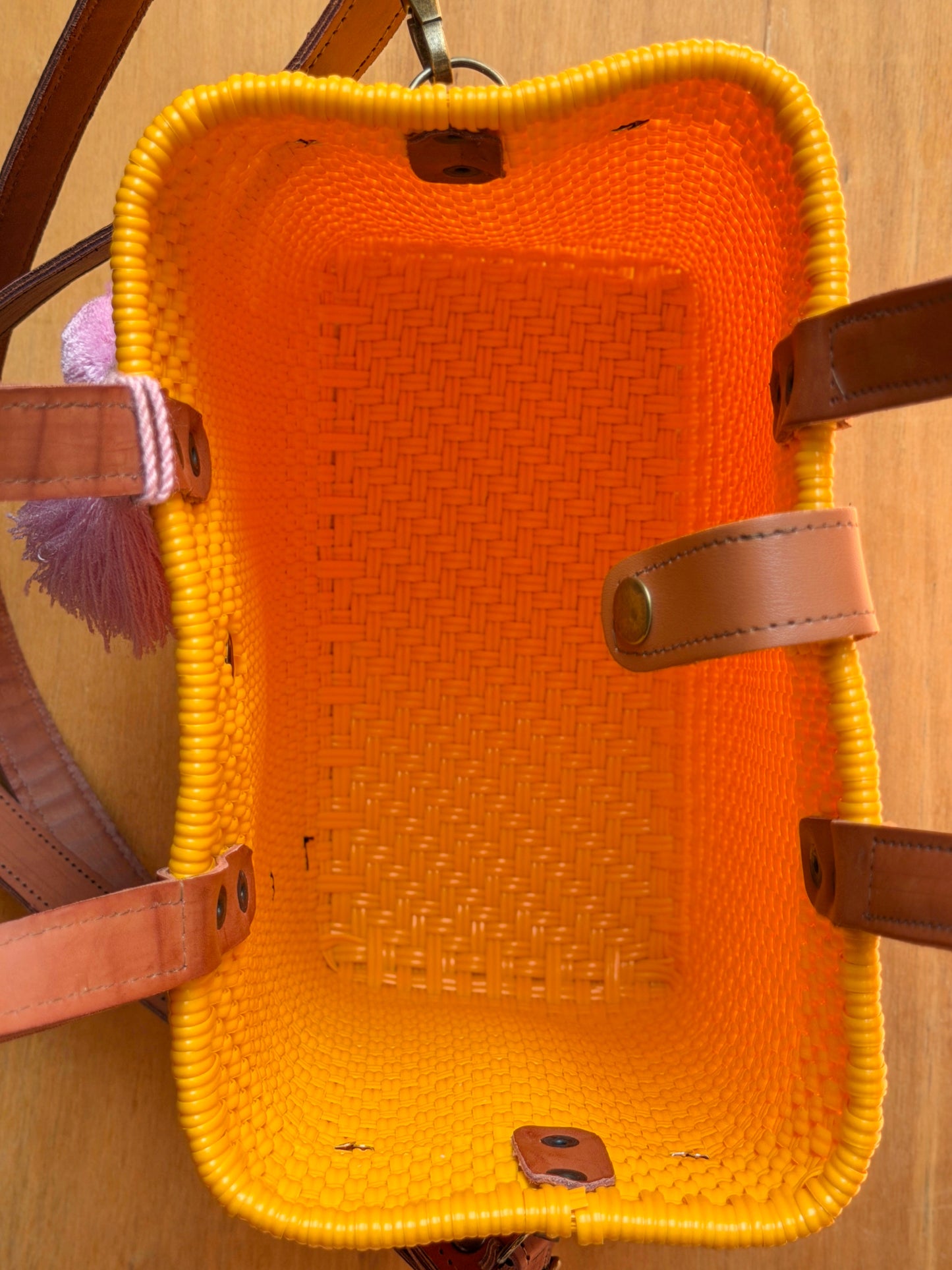 Tote bag con correa mostaza✨