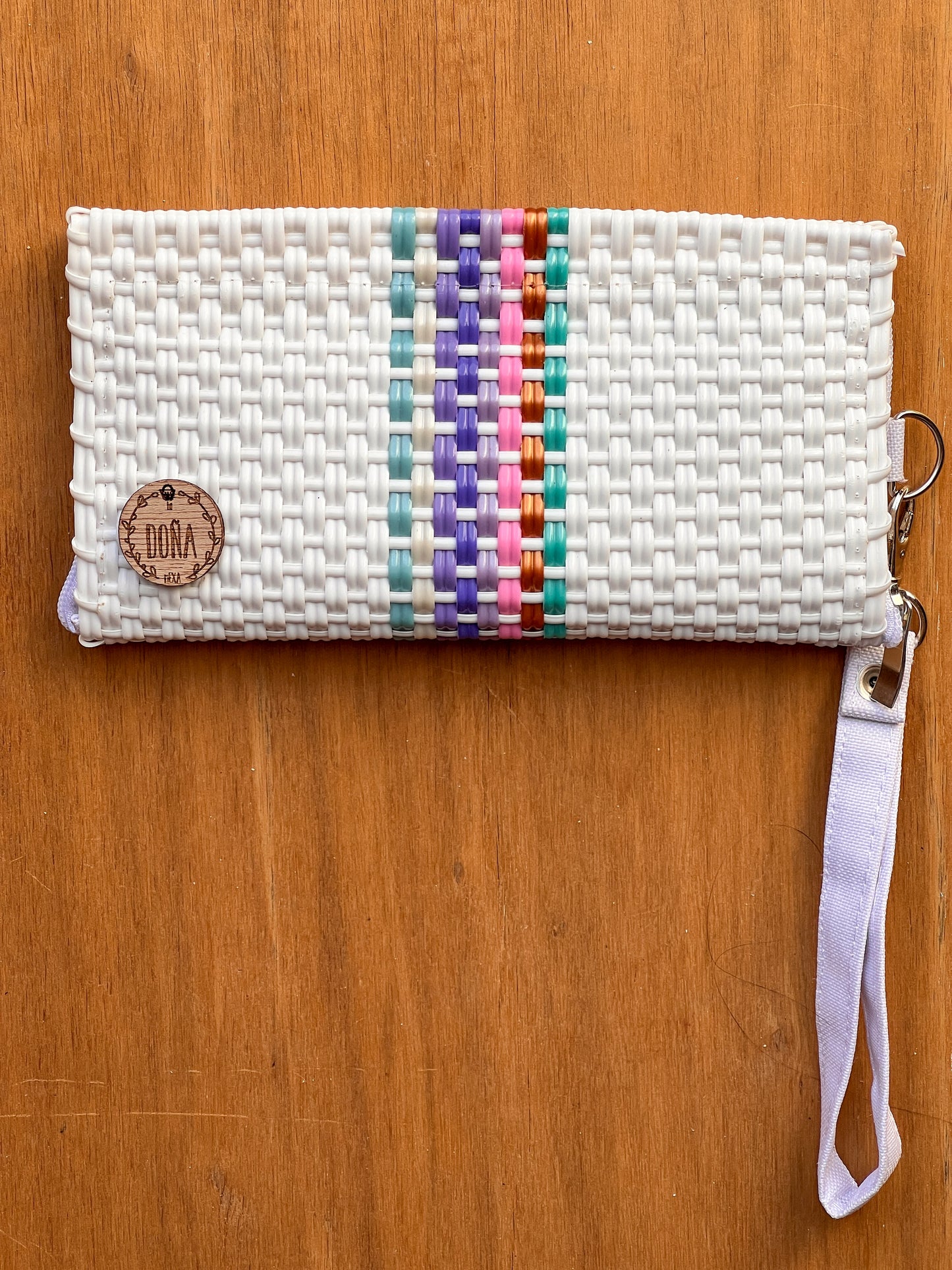 Cartera con cierre blanca franja🌈