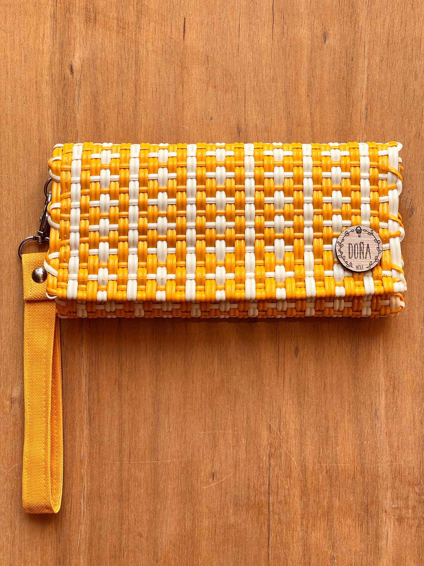 Cartera con broches yellow✨