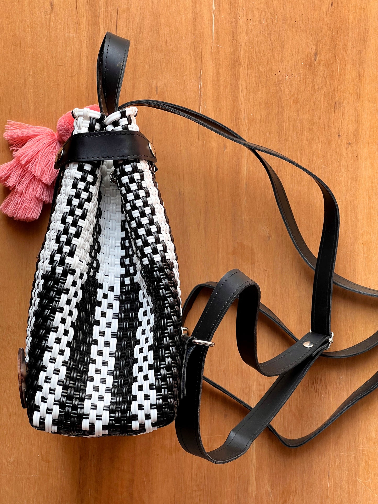 Tote Backpack white and black🖤🤍