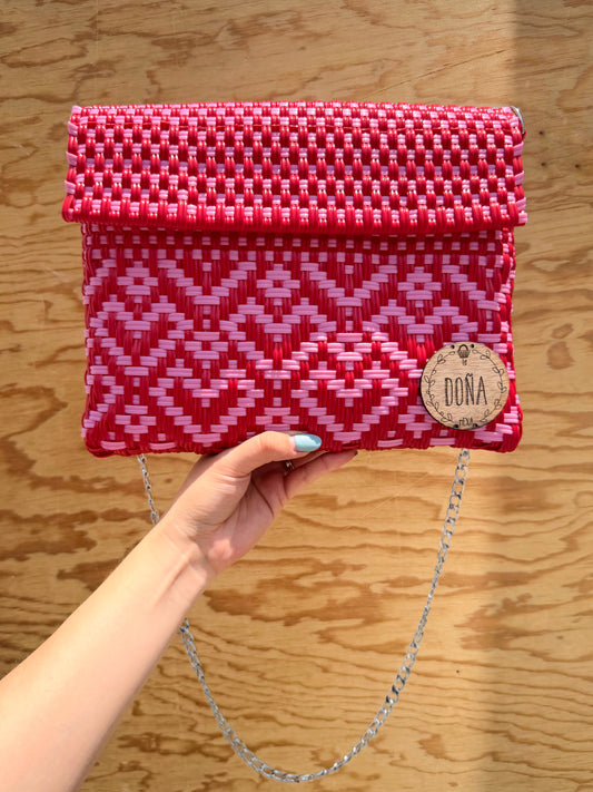 Clutch mini corazón rojo ♥️