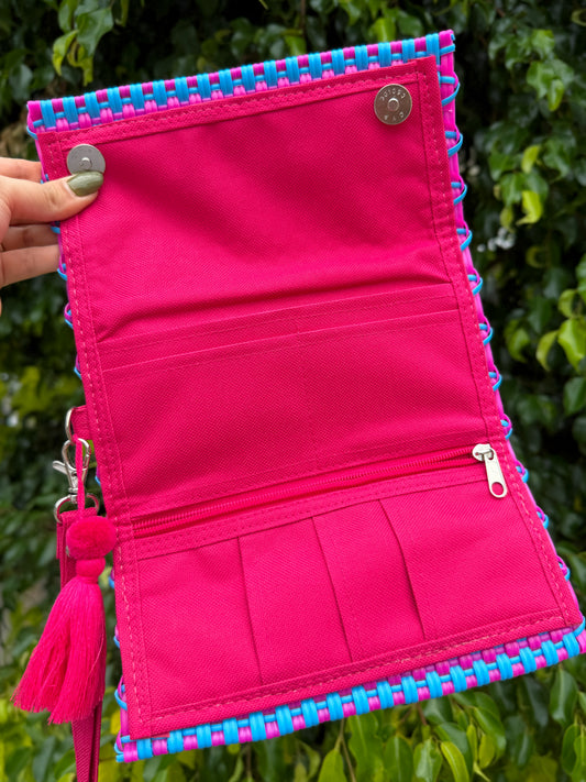 Cartera con broches jacaranda💕