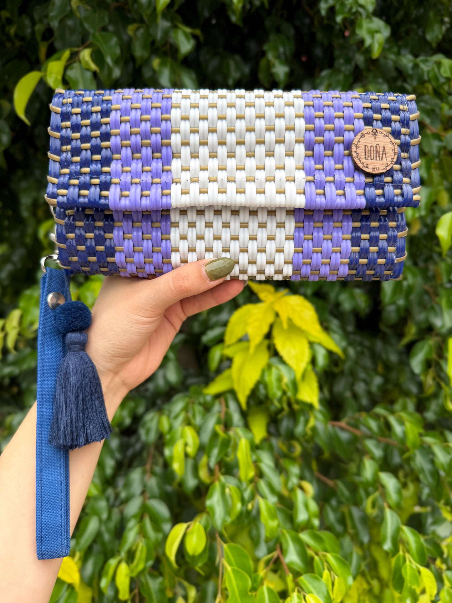 Cartera con broches
