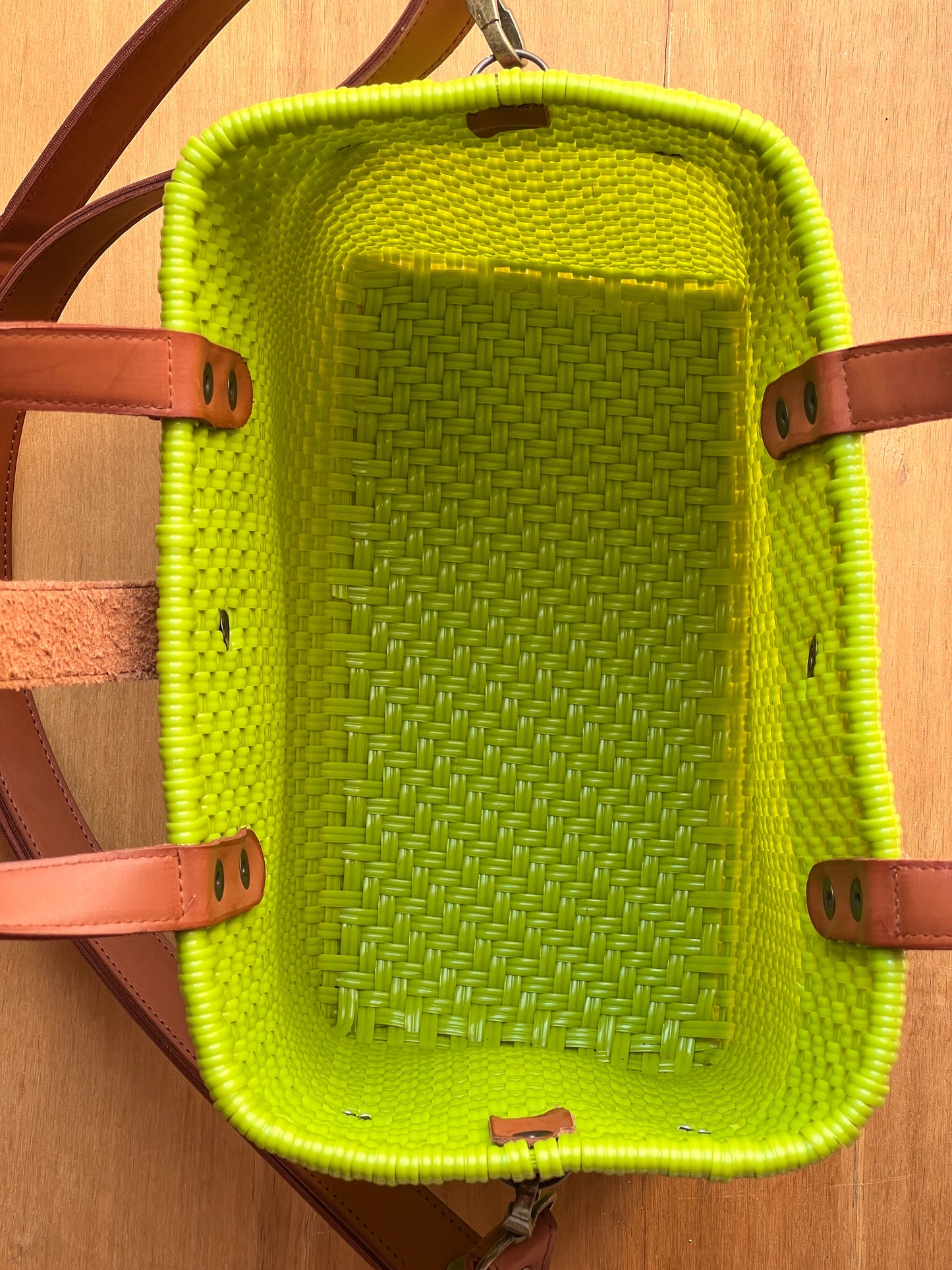 Tote bag con correa verde limón 🍋‍🟩✨