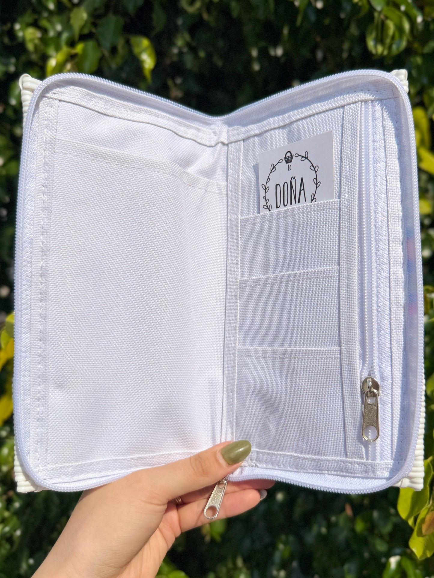 Cartera porta celular blanca franjas🌈🤍