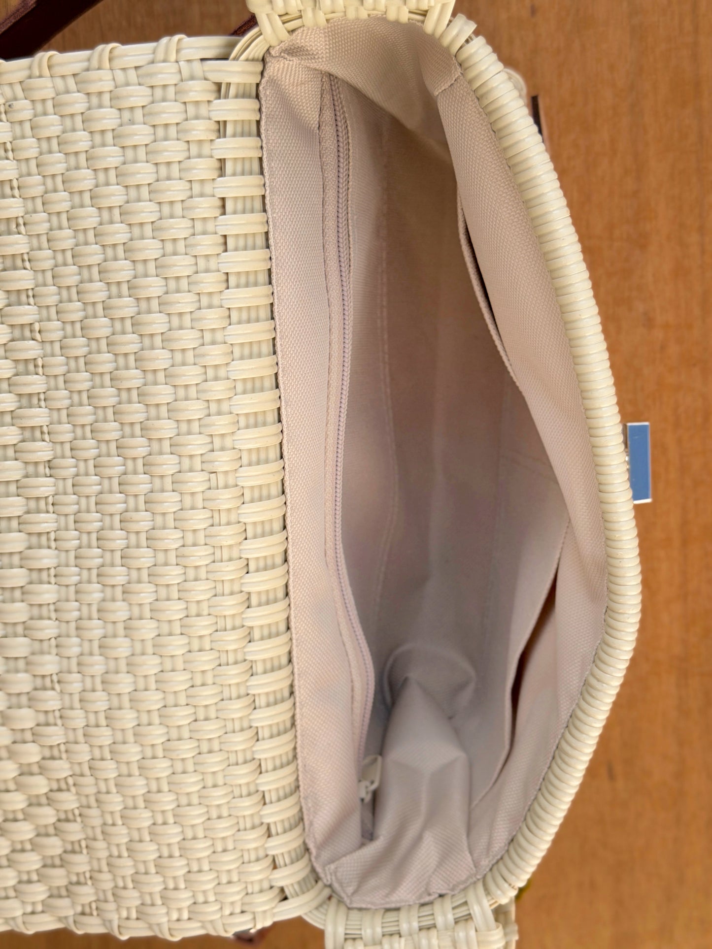 Crossbody crema✨
