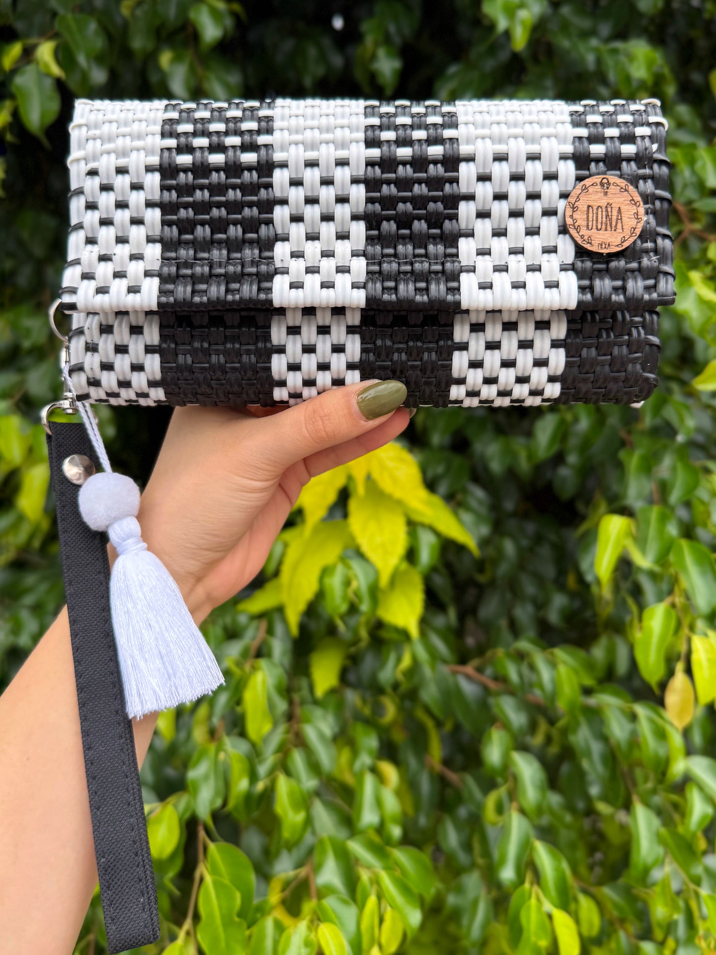 Cartera con broches talavera
