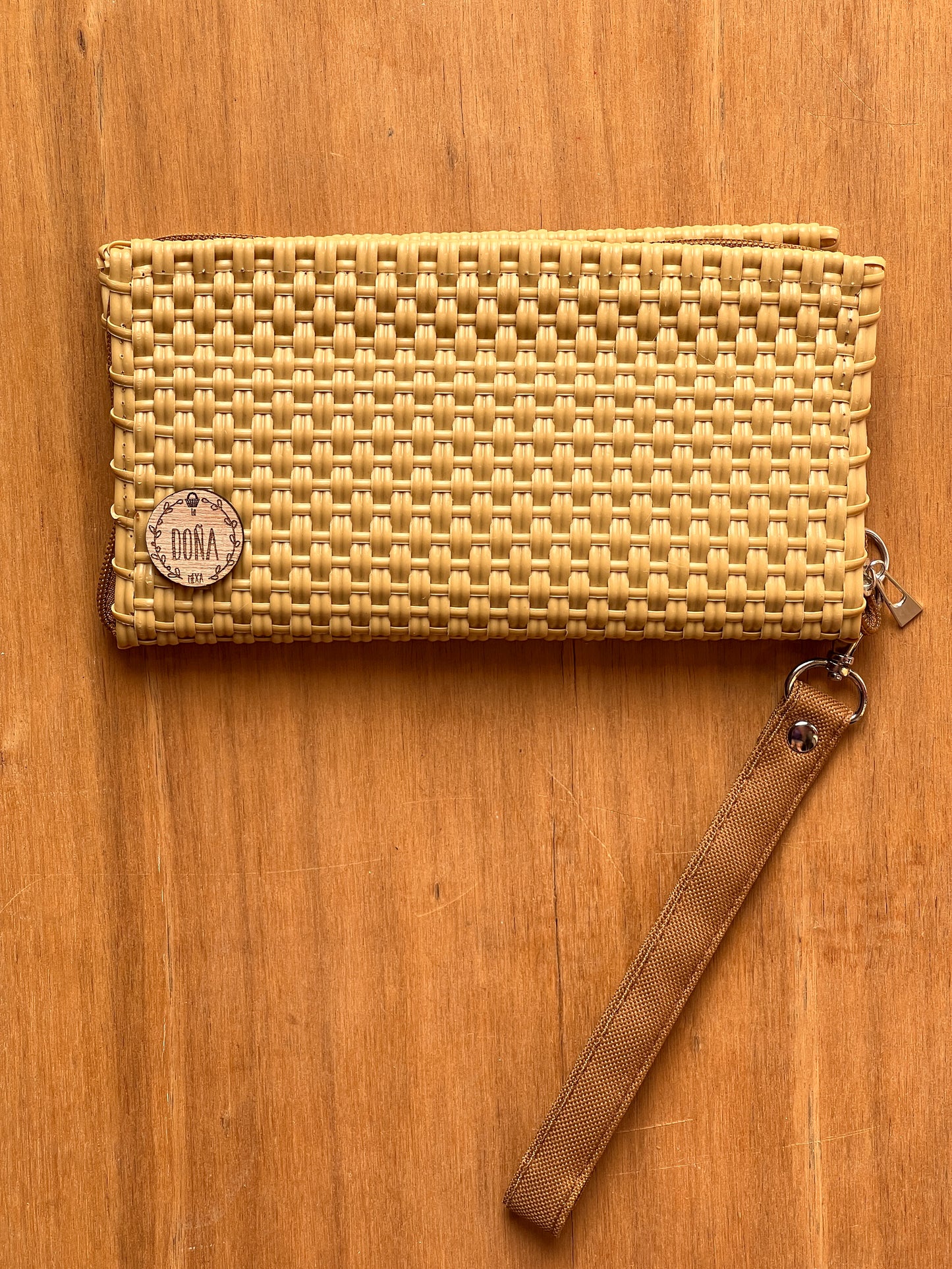 Cartera porta celular 📲 nude🫶🏻