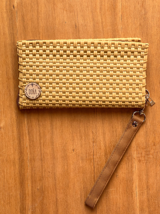 Cartera porta celular 📲 nude🫶🏻