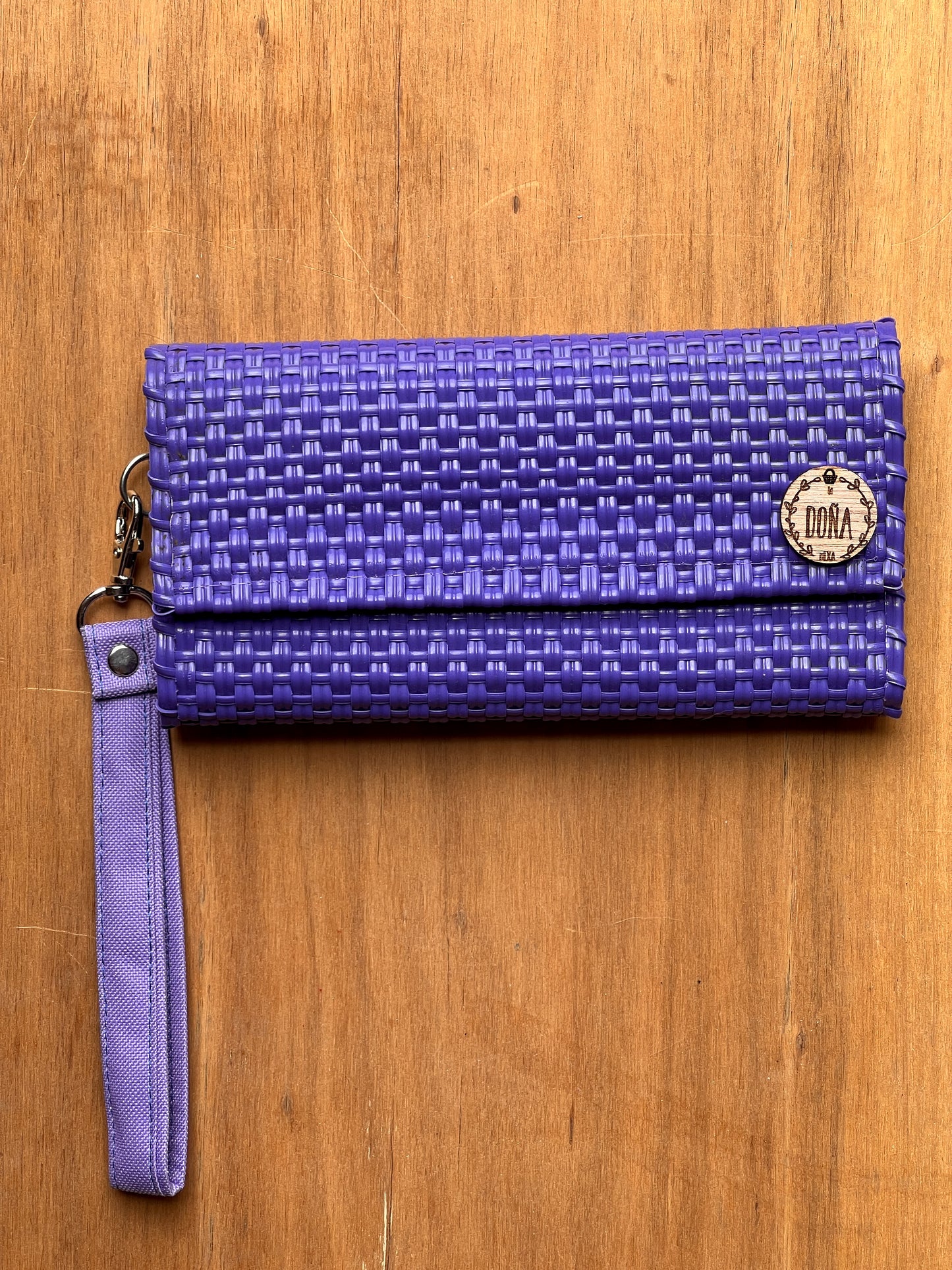 Cartera con broches morada💜