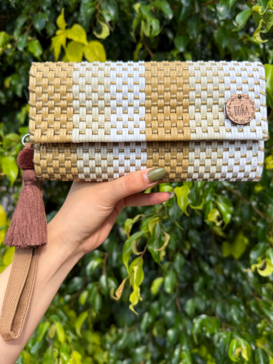 Cartera broches porta celular Dulce de Leche🤍