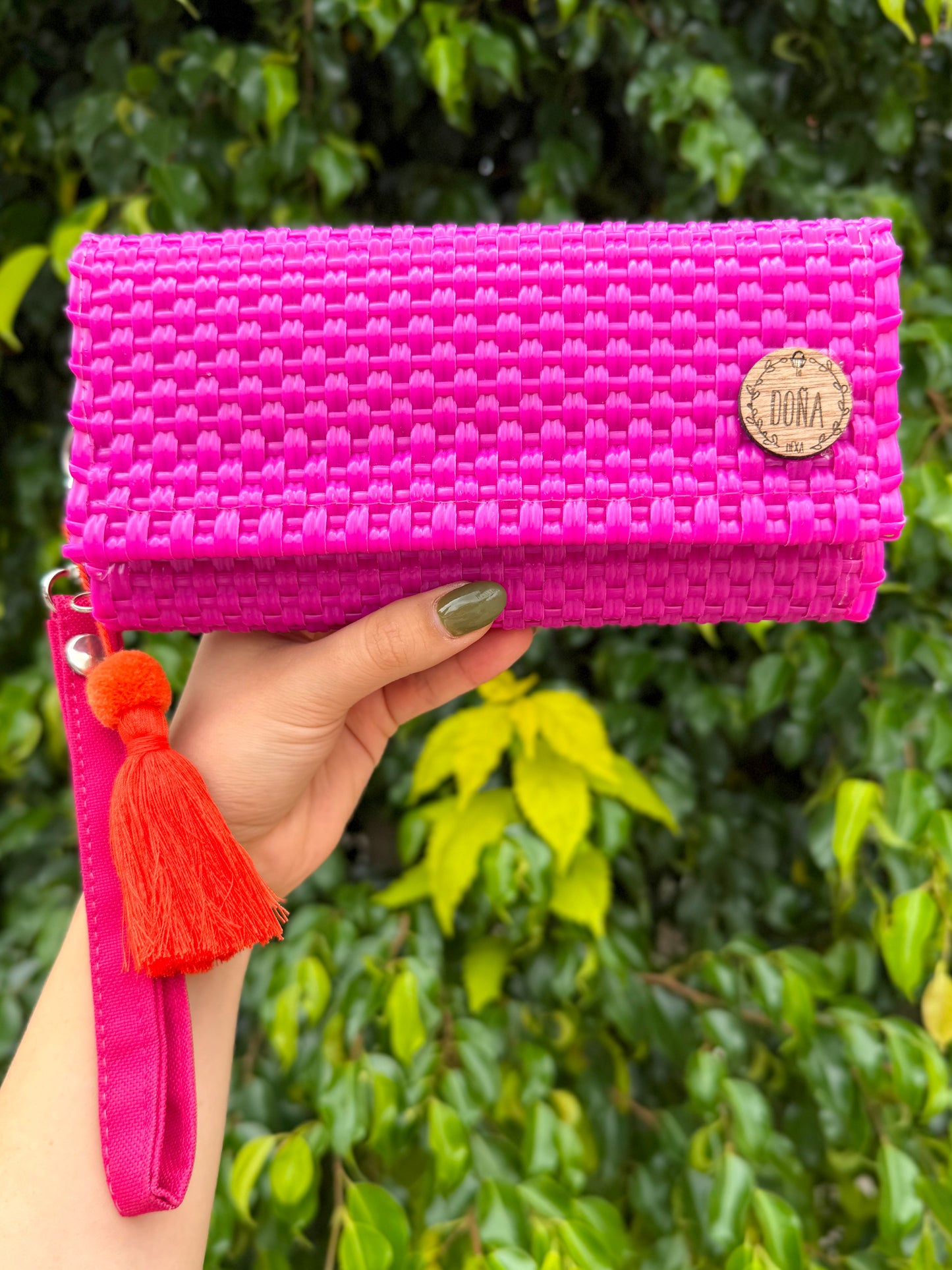 Cartera con broches rosa mexicano🩷