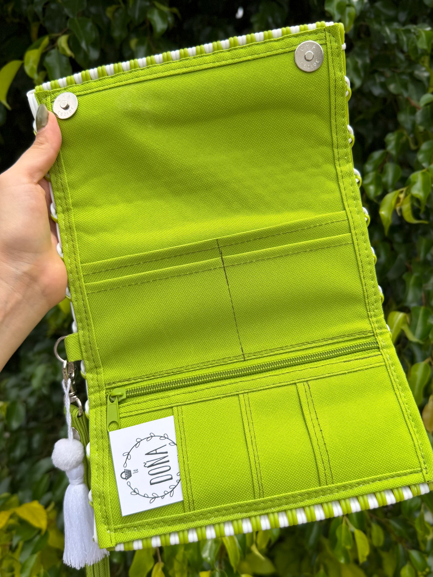 Cartera con broches limón 🍋‍🟩