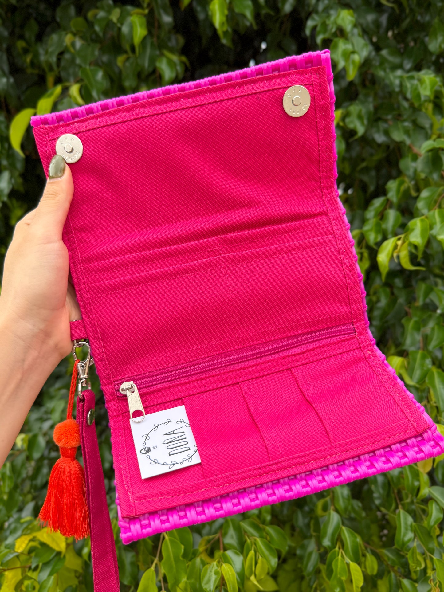 Cartera con broches rosa mexicano🩷