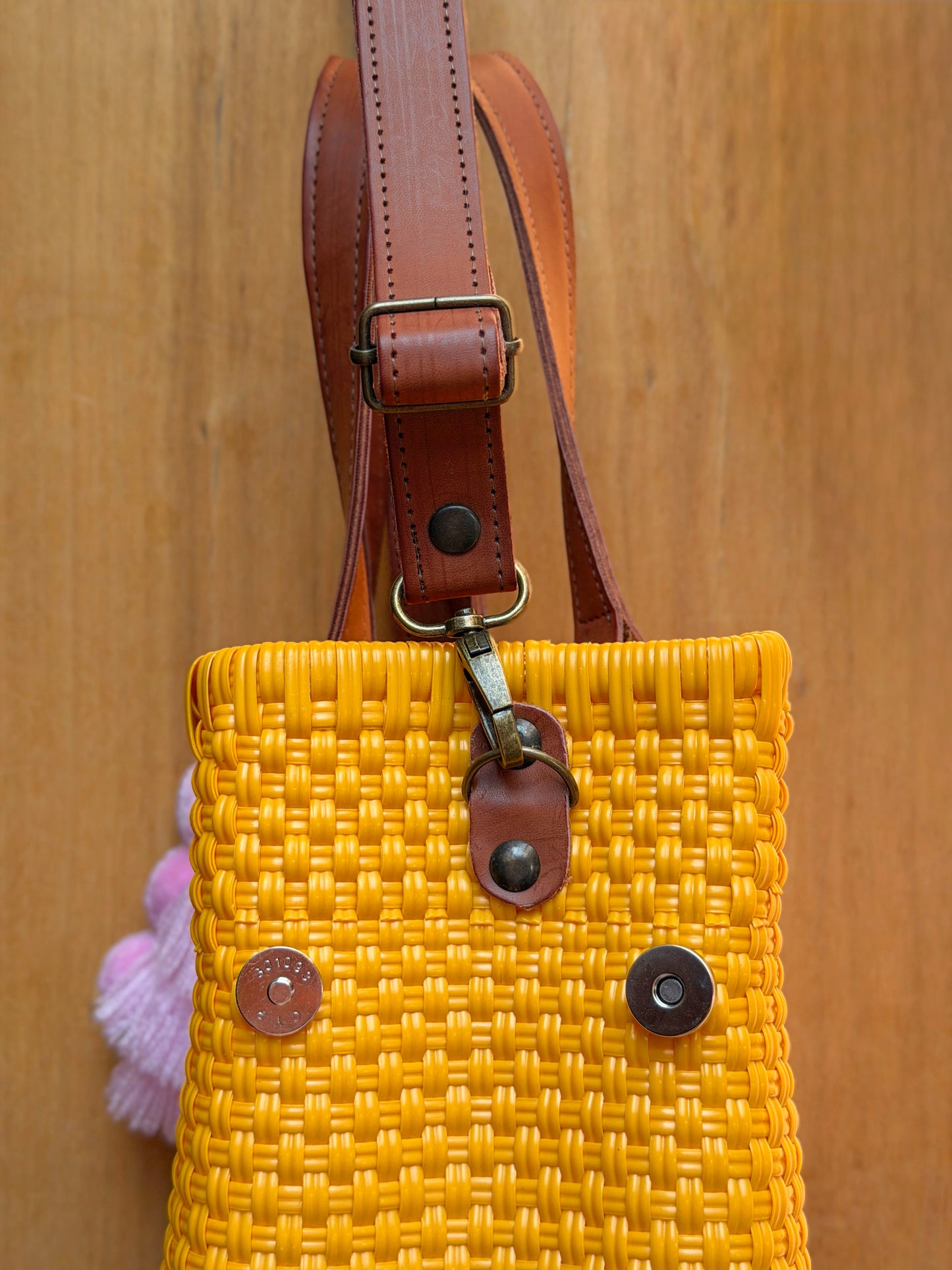Tote bag con correa mostaza✨